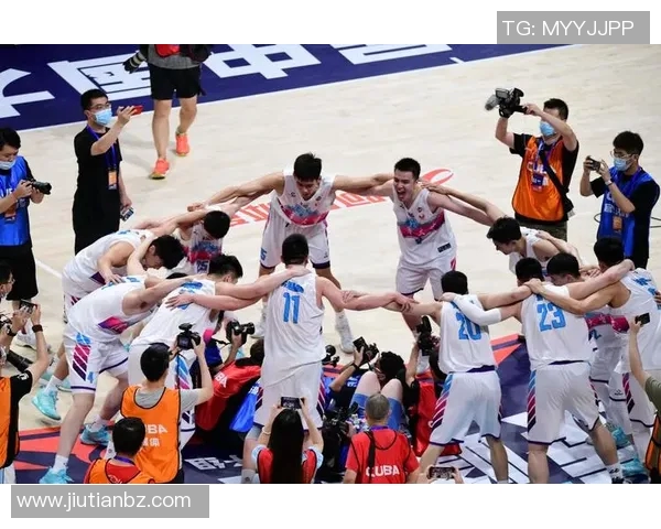 北大清华2015年CUBA篮球对决精彩回顾与赛场风云变幻分析