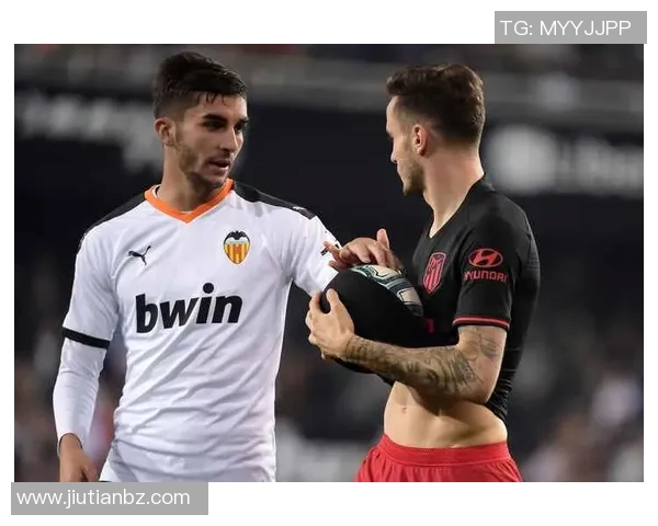 费兰托雷斯的足球之路：从青训天才到世界舞台的闪耀明星