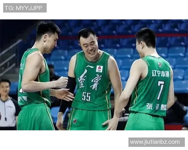 韩德君的篮球之路:从青涩少年到CBA传奇的成长故事与辉煌成就 韩德君的篮球之路:从青涩少年到CBA传奇的成长故事与辉煌成就