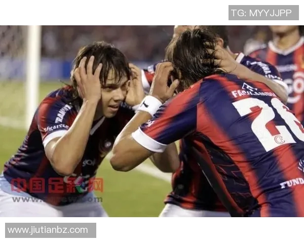 波特诺与波士顿河的激烈对决揭示足球战术与团队精神的完美结合 波特诺与波士顿河的激烈对决揭示足球战术与团队精神的完美结合