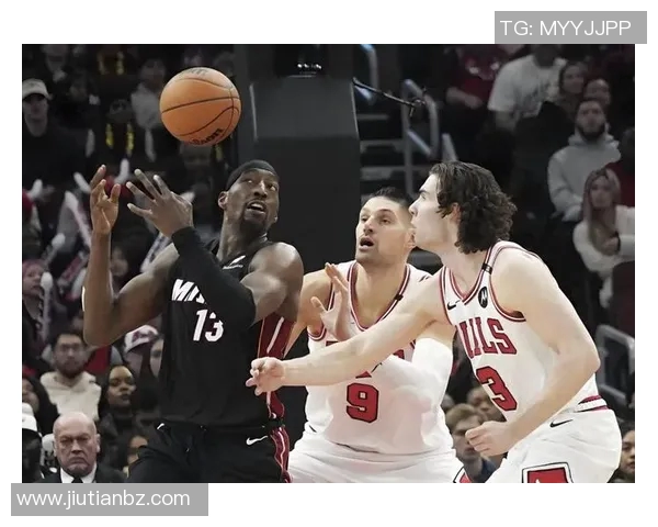 热火与公牛东部决赛第五场激战回顾球员表现与战术分析 热火与公牛东部决赛第五场激战回顾球员表现与战术分析