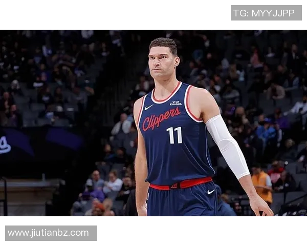 布鲁克洛佩斯:从篮球新星到NBA顶尖中锋的辉煌旅程 布鲁克洛佩斯:从篮球新星到NBA顶尖中锋的辉煌旅程