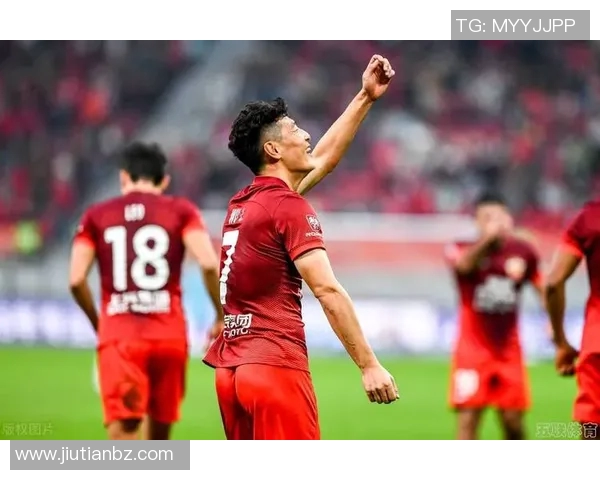 蔚山现代与上海上港的激烈对决谁能在亚冠赛场笑到最后